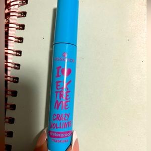 Sealed Brand New Essence I <3 Extreme Crazy Volume Waterproof Mascara